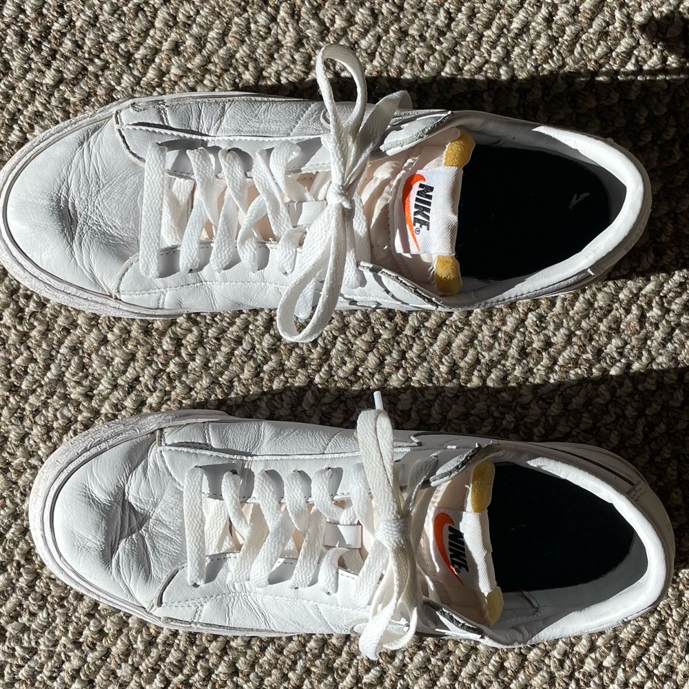 Nike white leather sneaker